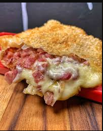 Pastel frango e queijo coalho